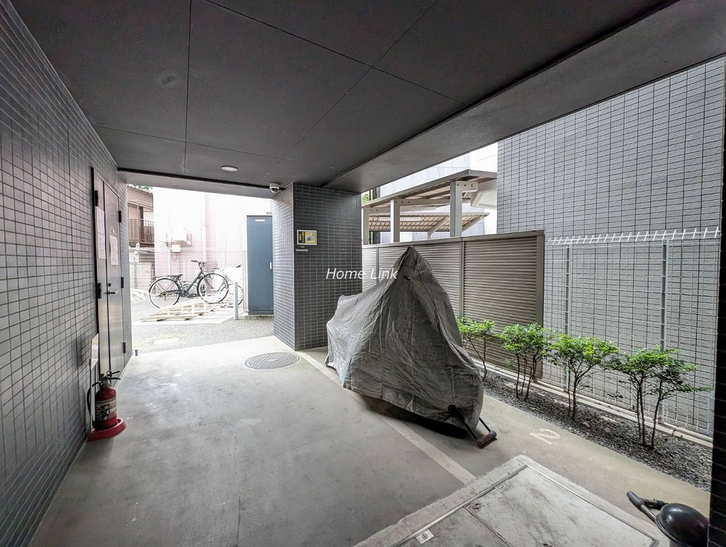 ハウスセゾン新板橋　バイク置き場