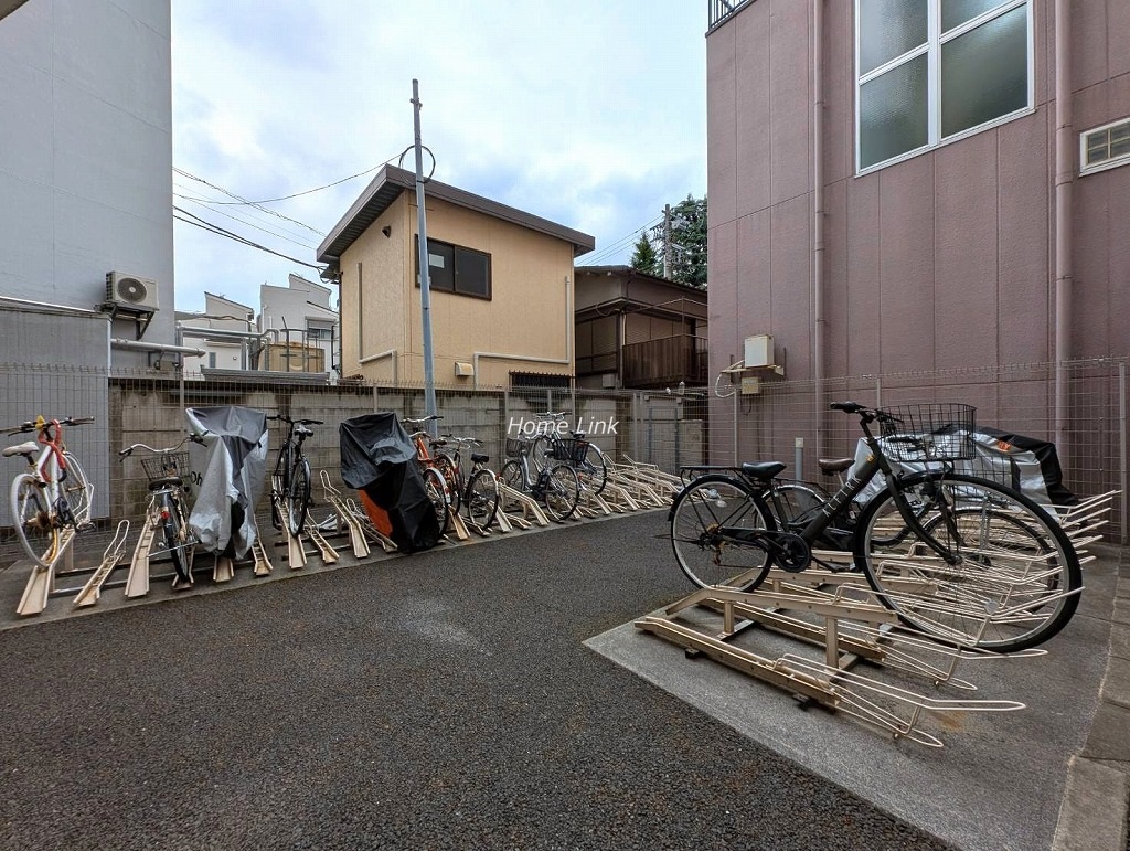 ハウスセゾン新板橋　駐輪場