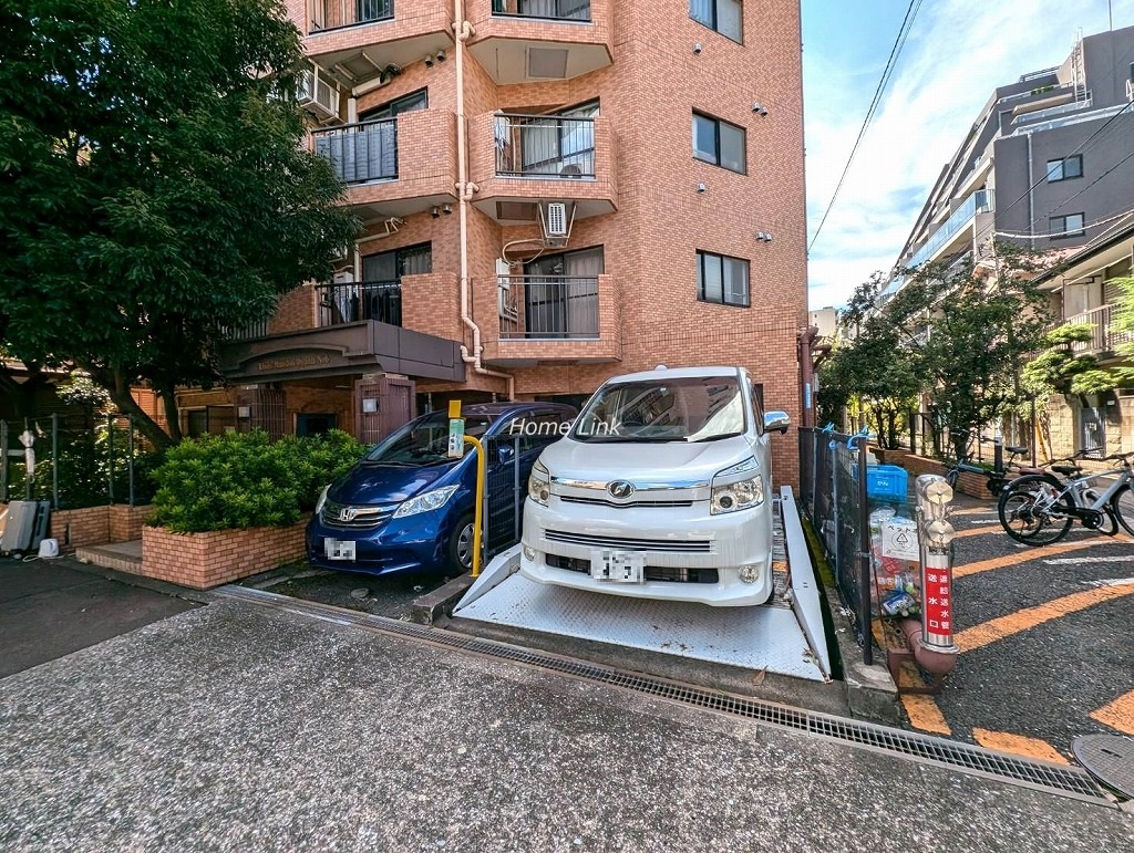 ライオンズマンション大山第6　駐車場