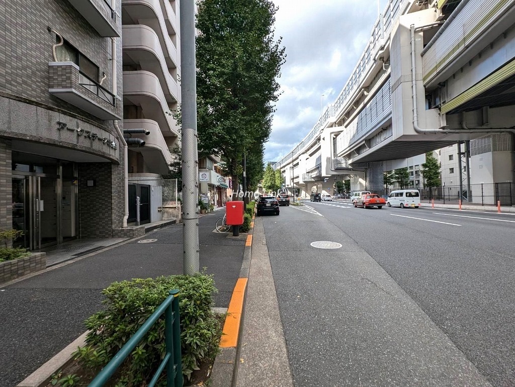 アークステージ北池袋　東側 前面道路歩道