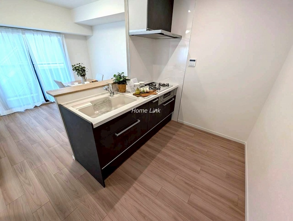 アークステージ北池袋6階 キッチンからリビング