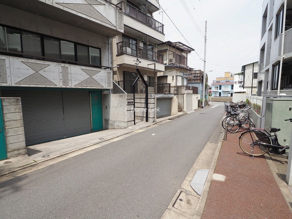 クリオ赤塚壱番館　前面道路