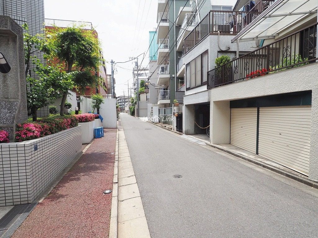 クリオ赤塚壱番館　前面道路