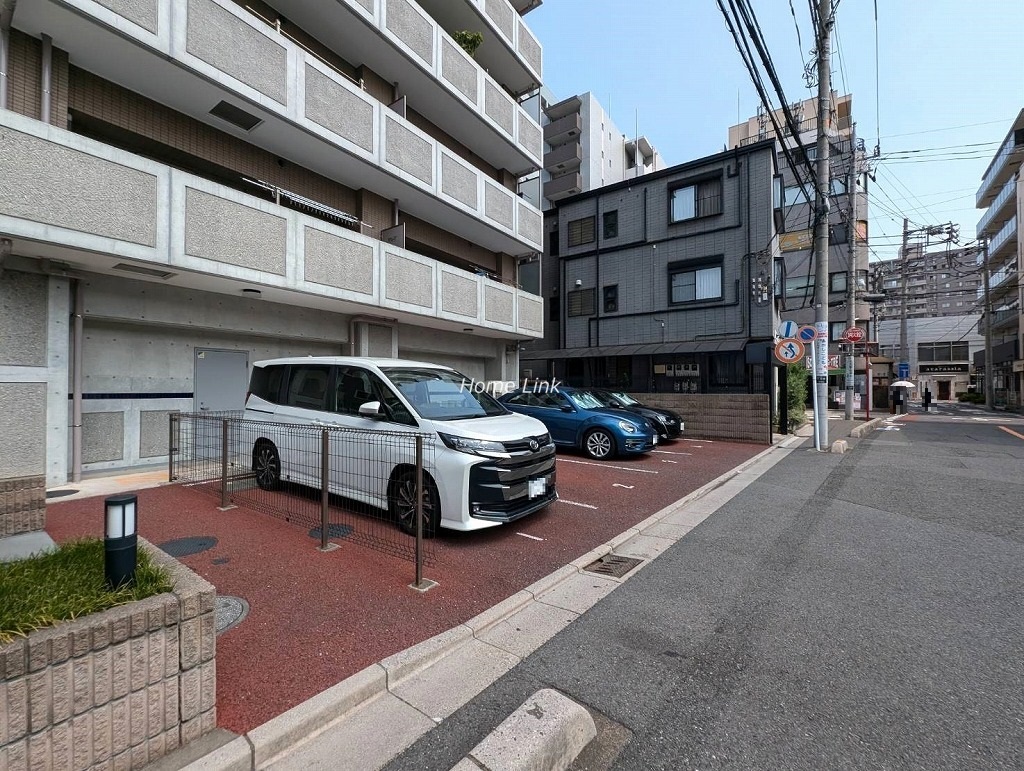 日神パレステージ与野中央　駐車場