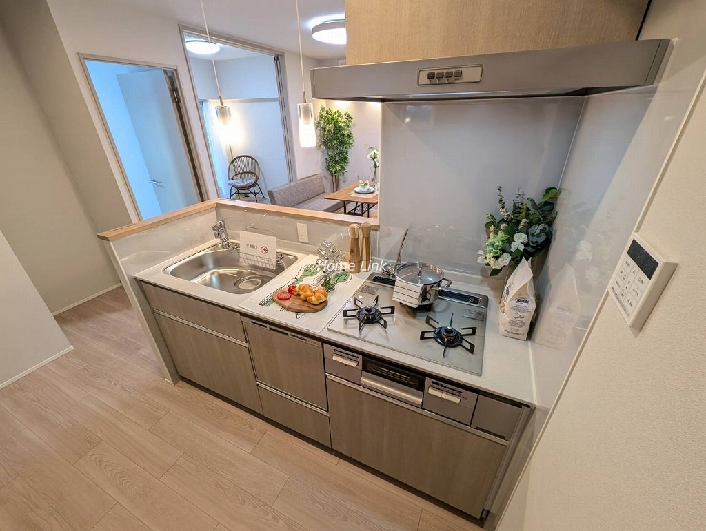 東建ニューハイツ成増1階　システムキッチン 食器洗浄機付き