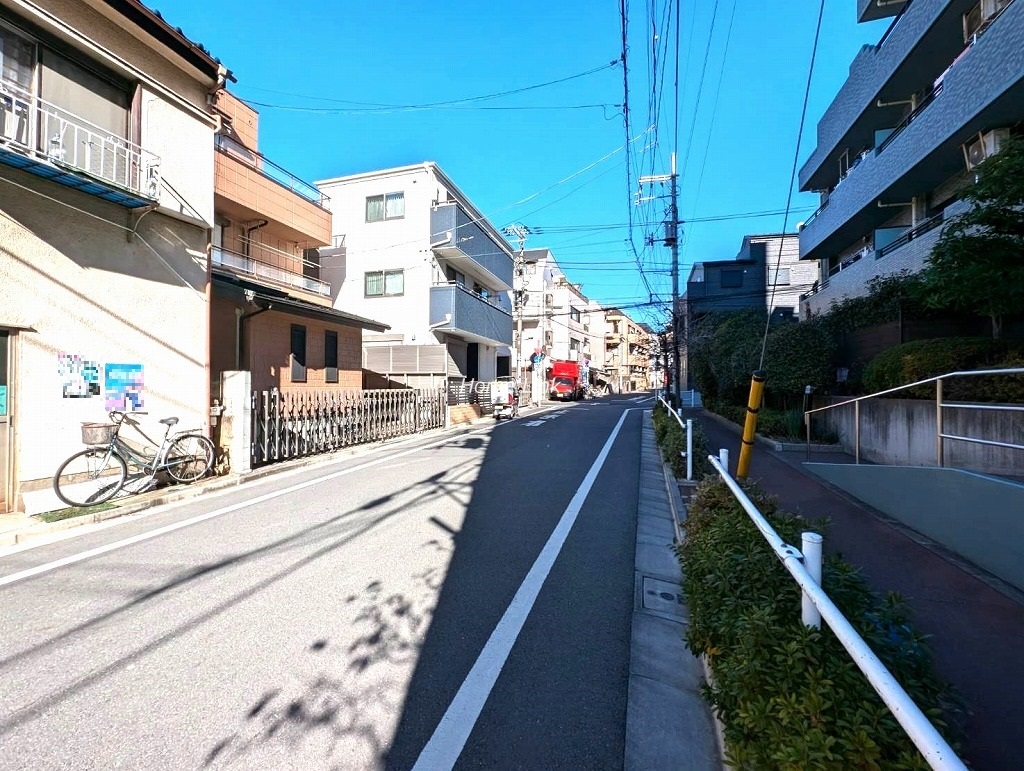 藤和シティホームズ板橋大山壱番館　西側 前面道路