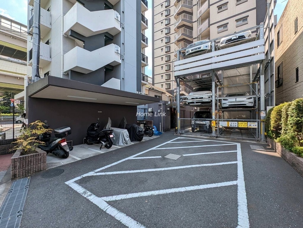 サンクレイドル板橋区役所前　北側 駐車場＆バイク置き場