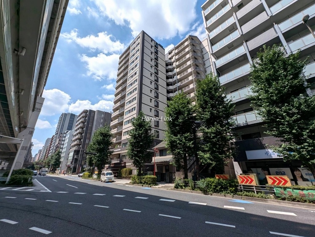 サンクレイドル板橋区役所前　東側からの外観
