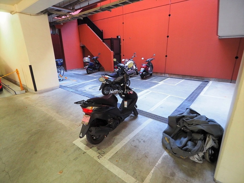 ダイアパレス赤塚公園　バイク置き場