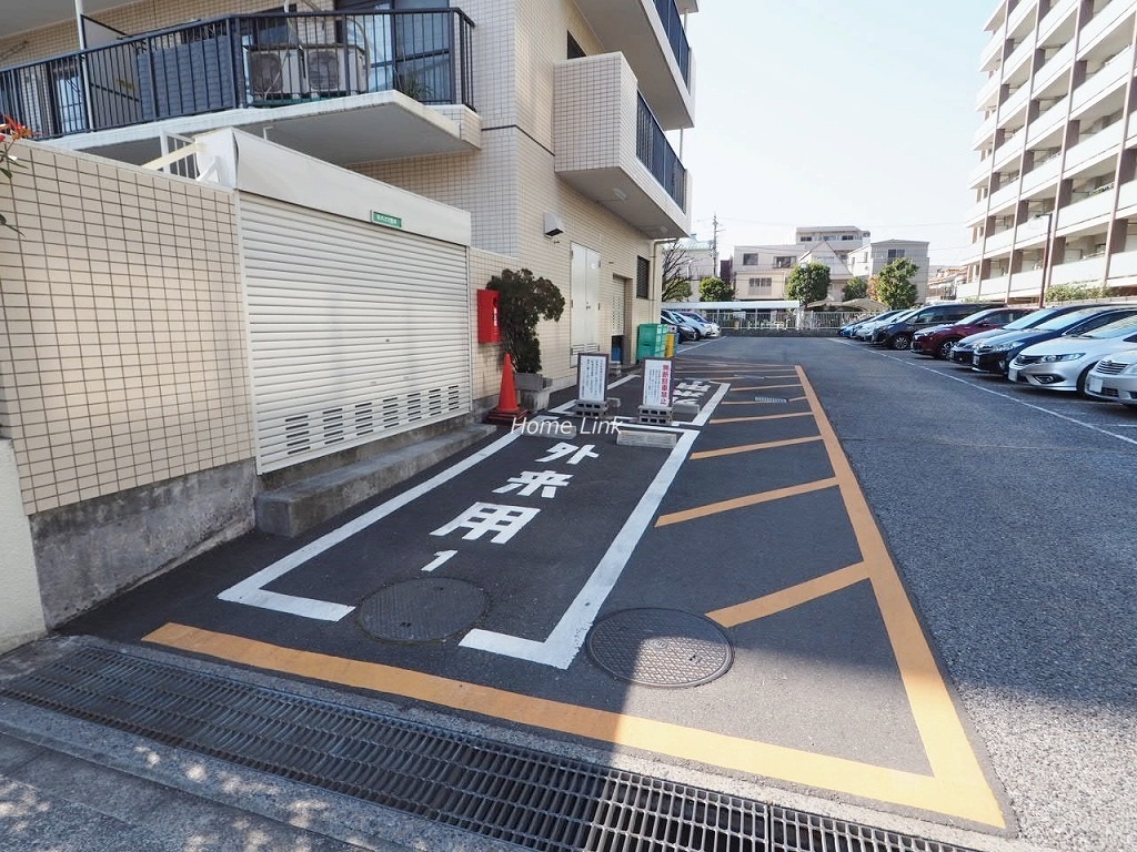 メゾン小豆沢公園　外来用駐車場