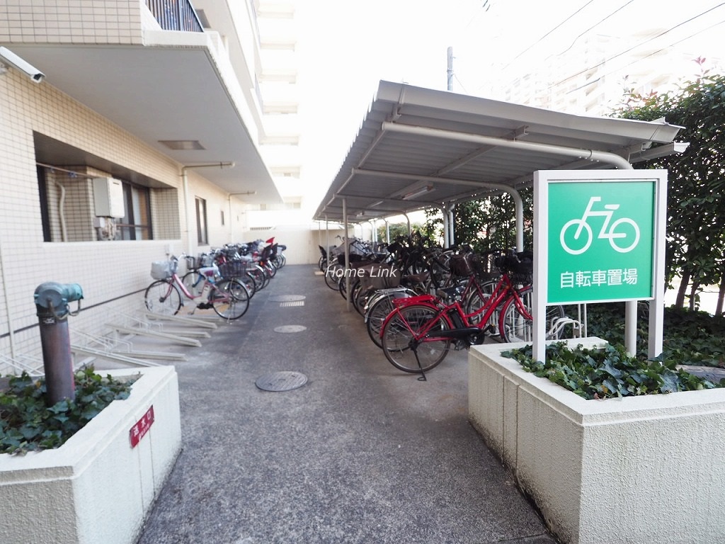 メゾン小豆沢公園　駐輪場出入口