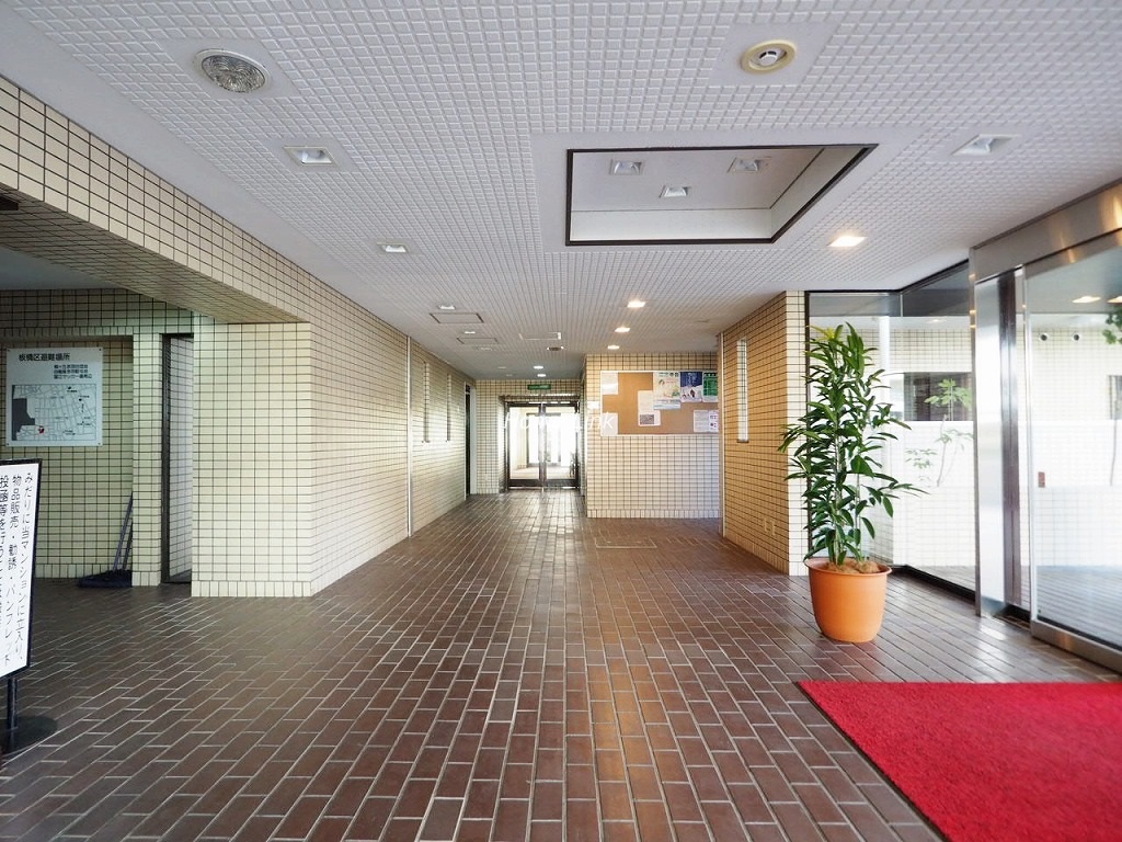 メゾン小豆沢公園　エントランス