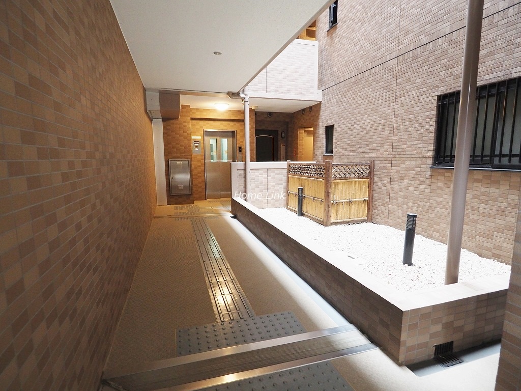 ライオンズマンション西高島平溝下公園弐番館　共用部