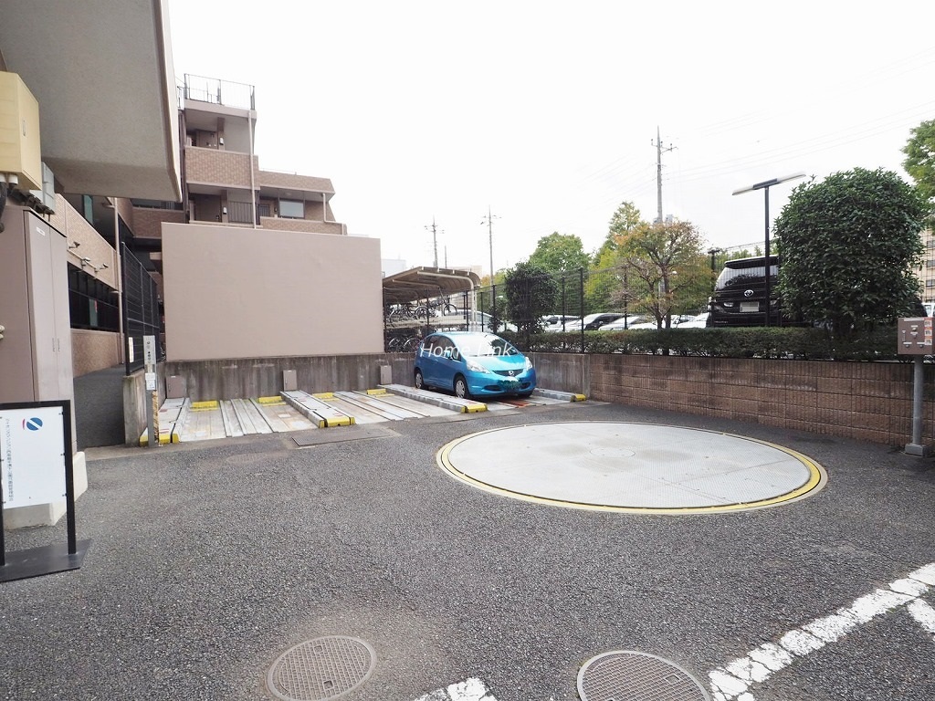 ライオンズマンション西高島平溝下公園弐番館　駐車場