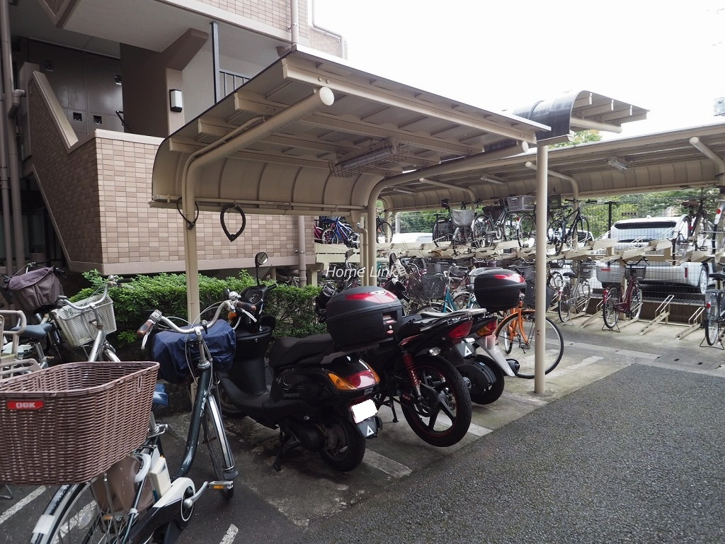 ライオンズマンション西高島平溝下公園弐番館　バイク置き場