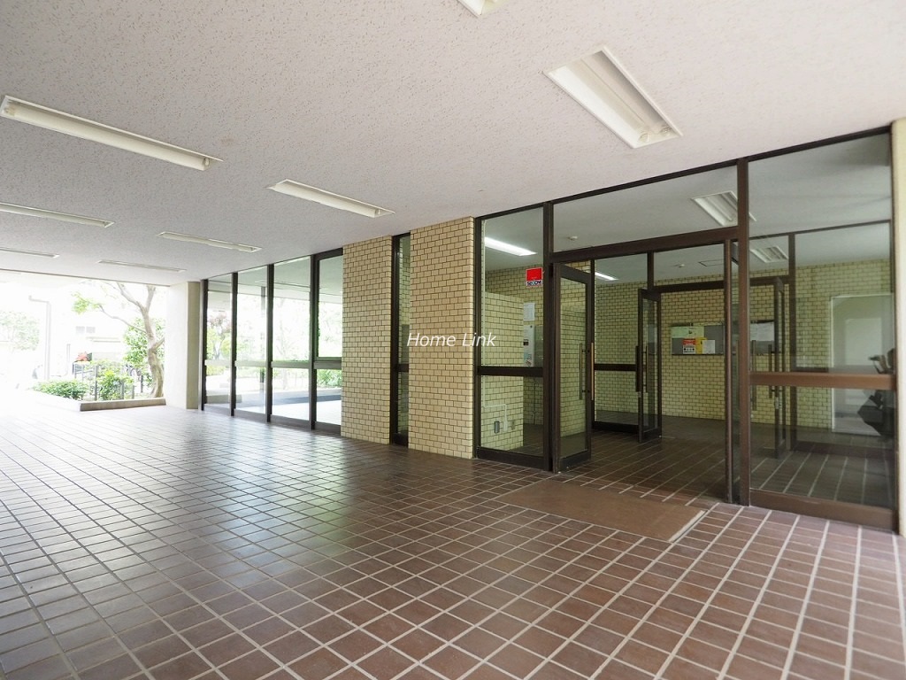 光が丘パークタウンゆりの木通り北住宅4号棟　エントランス