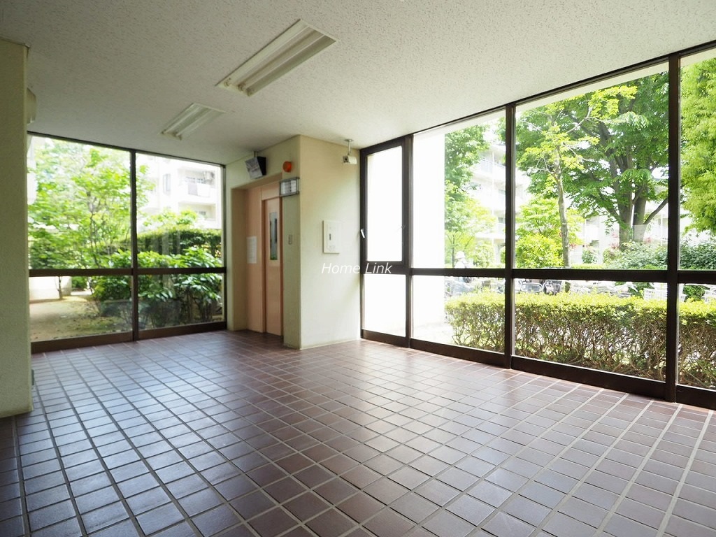 光が丘パークタウンゆりの木通り北住宅4号棟　エントランスホール