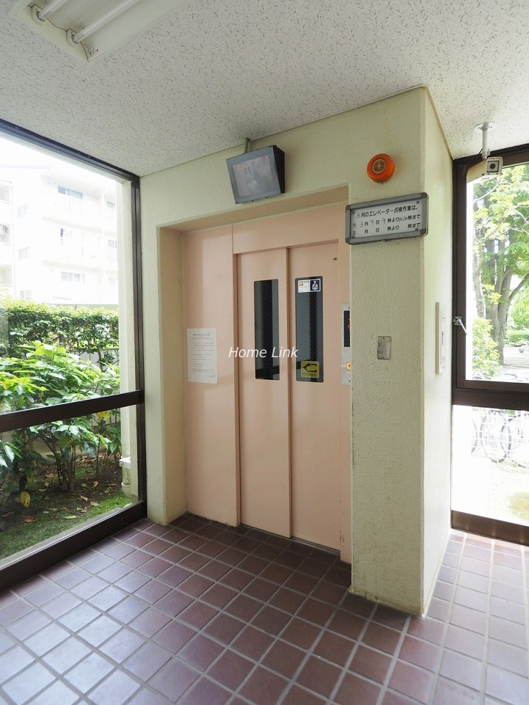光が丘パークタウンゆりの木通り北住宅4号棟　エレベーターホール