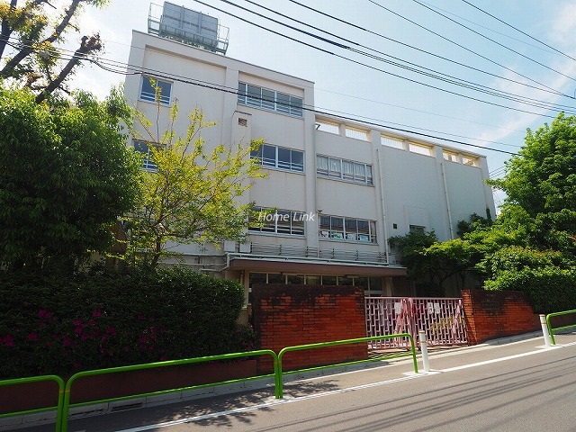 シティハウス成増駅前周辺環境　成増小学校