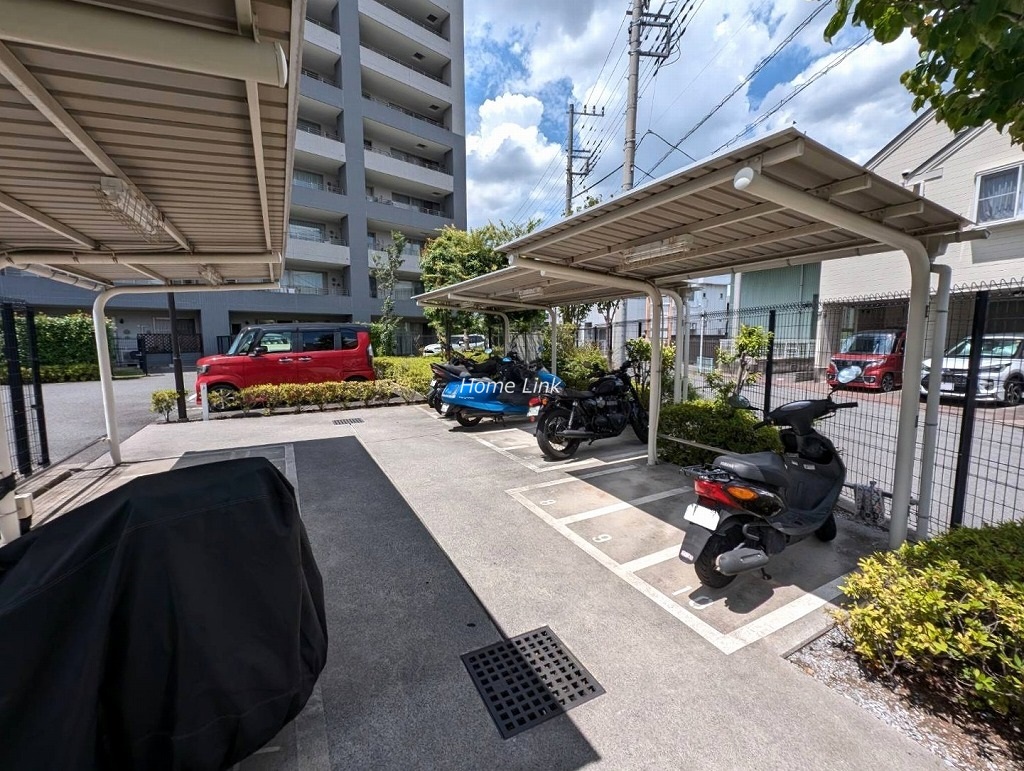 藤和シティホームズ戸田センタービュー　バイク置き場
