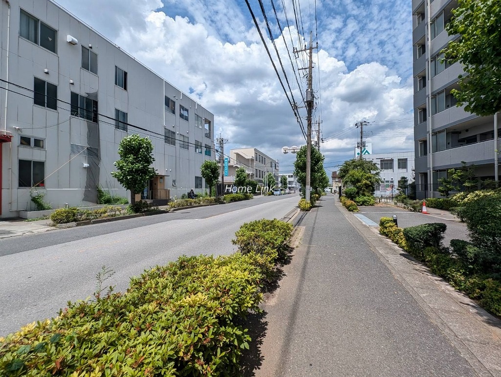藤和シティホームズ戸田センタービュー　北西側 前面道路
