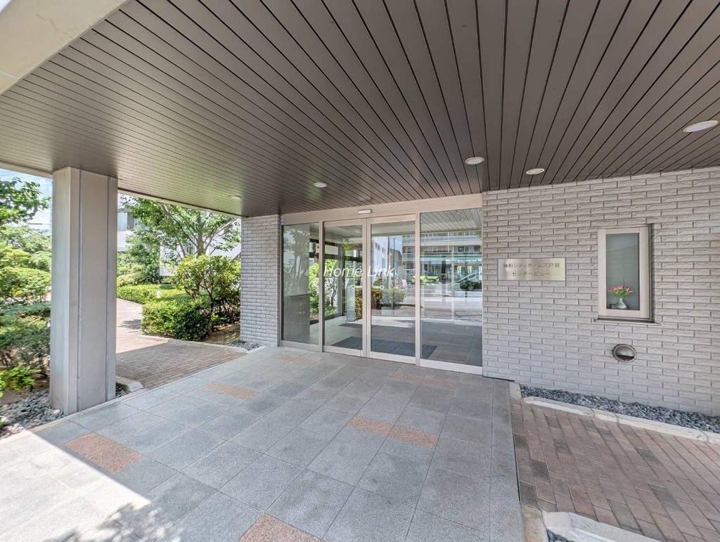 藤和シティホームズ戸田センタービュー　南東側メインエントランス前