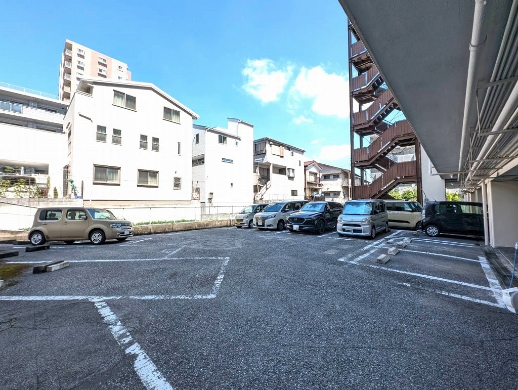青木町スカイハイツ　駐車場