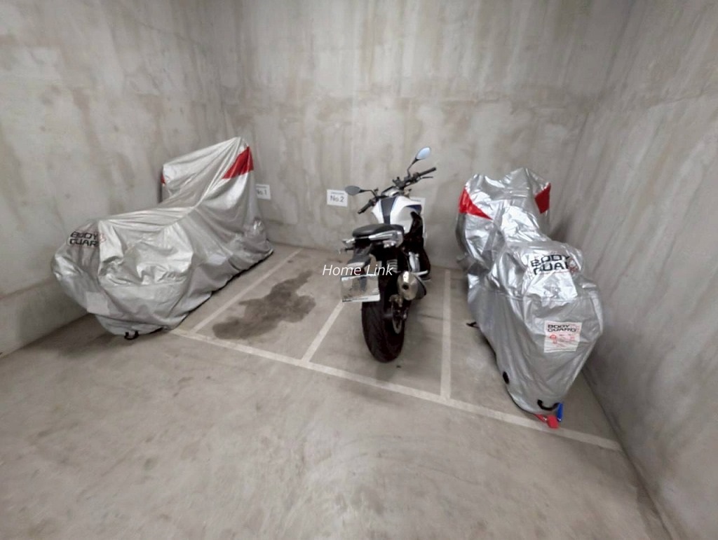 アクサス東武練馬　バイク置き場