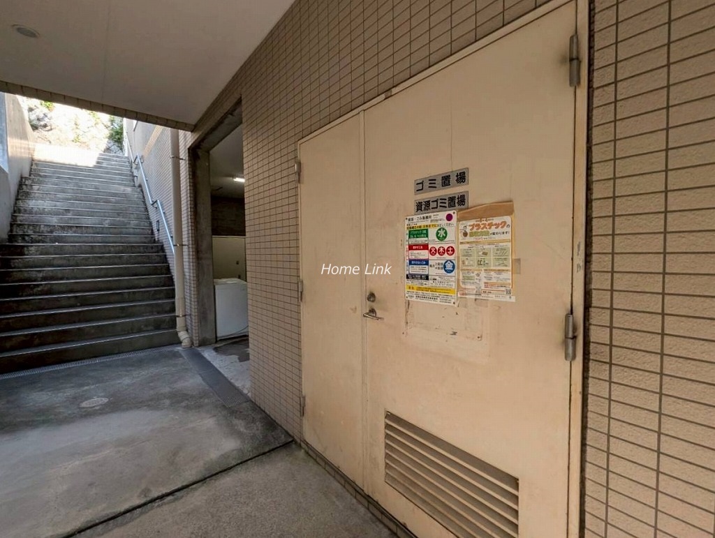 アクサス東武練馬　ゴミ置き場