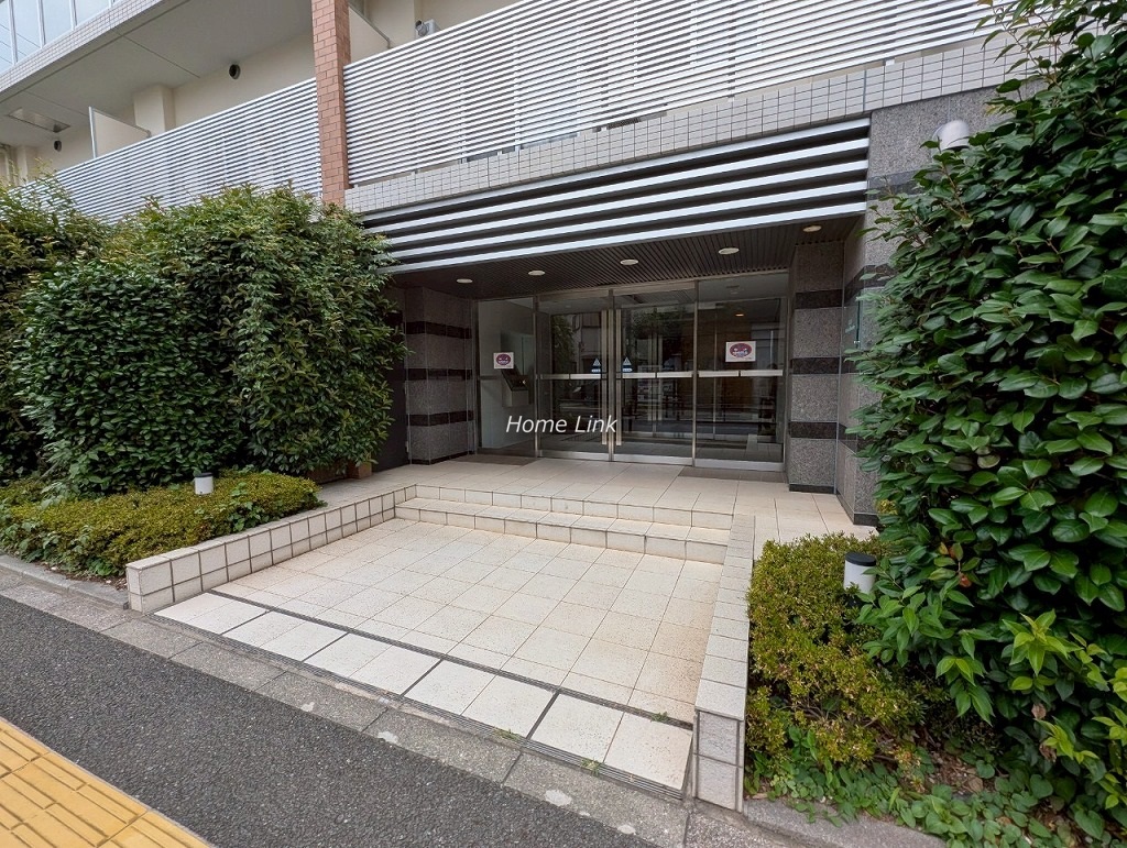 クリオ板橋本町　エントランス前