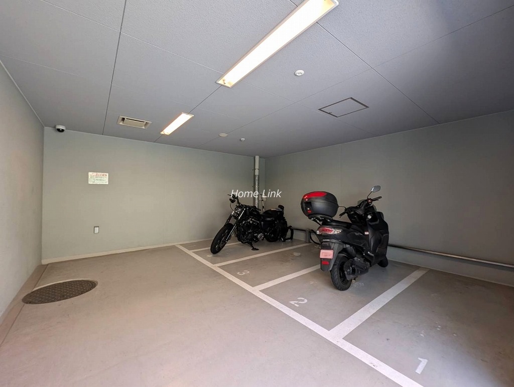 ザ・パークハウス志村坂上　バイク置き場
