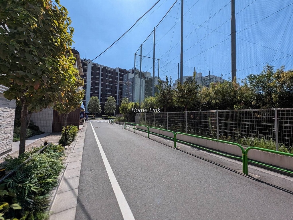 ザ・パークハウス志村坂上　前面道路