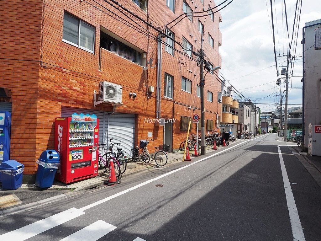 メゾン蓮根　西側 前面道路