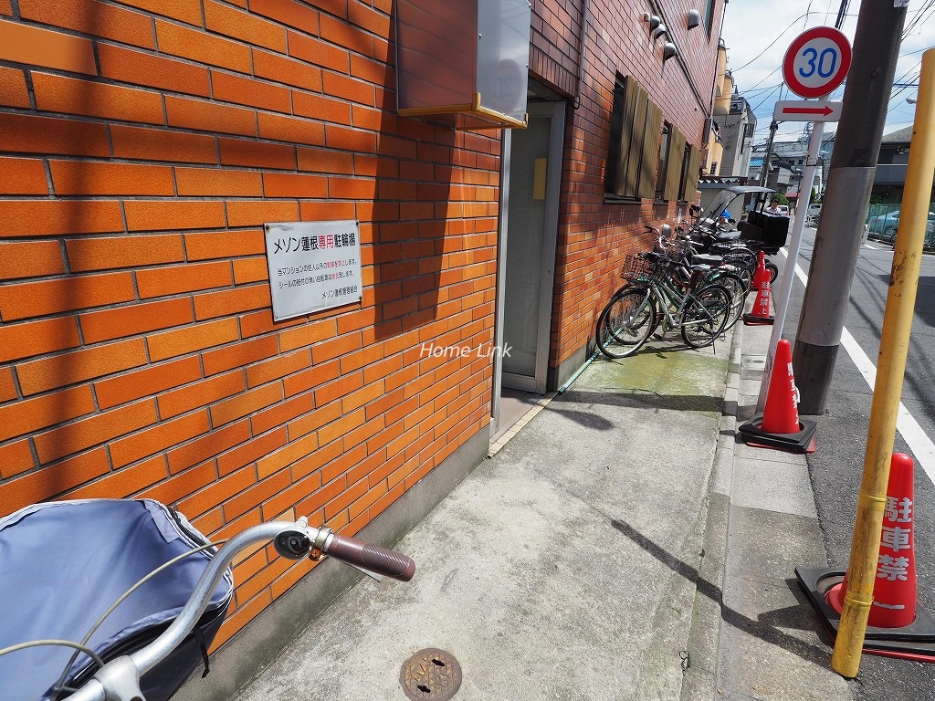 メゾン蓮根　駐輪場
