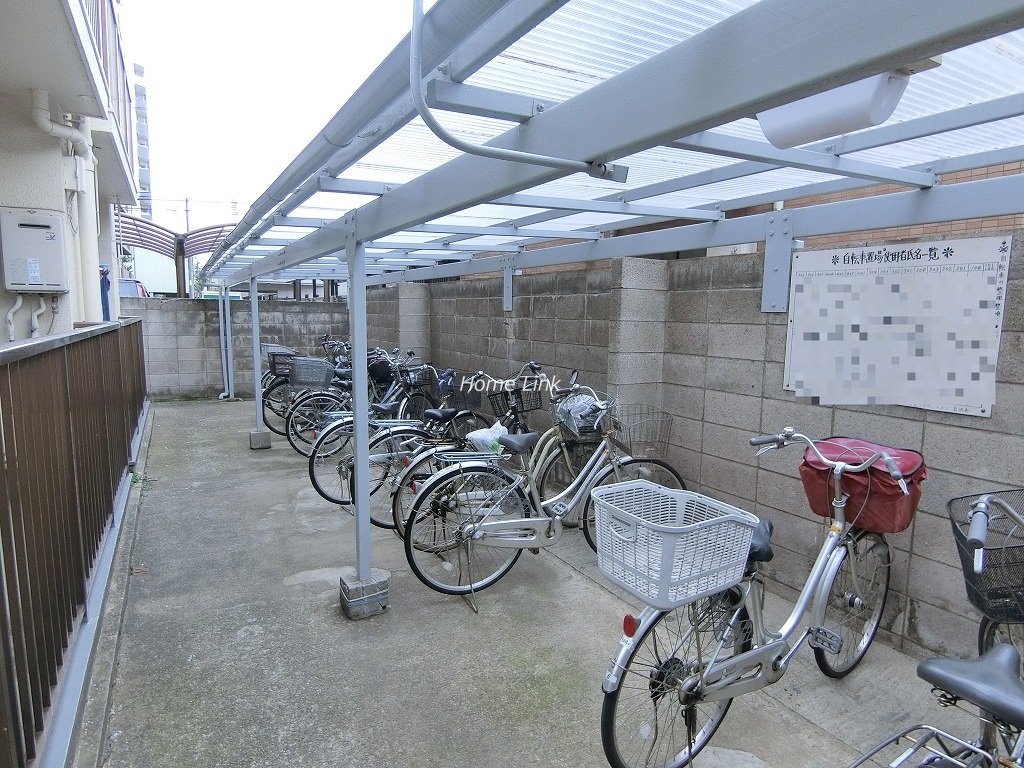 双葉クラウンハイツ　駐輪場