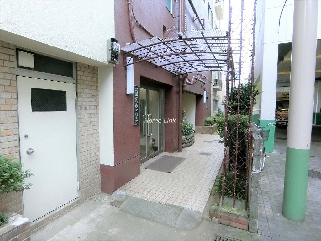 双葉クラウンハイツ　エントランスアプローチ