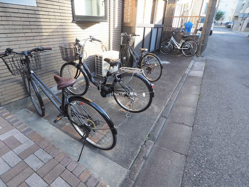 トラウム見次公園 駐輪場