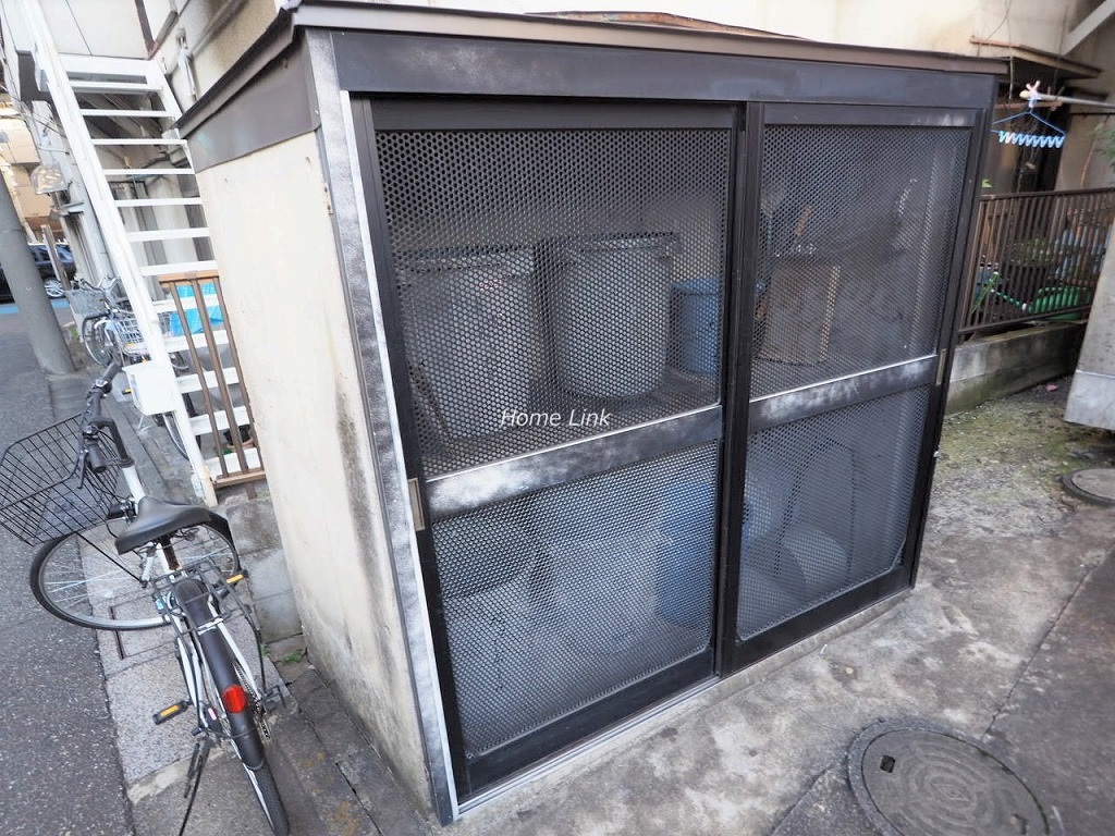 トラウム見次公園 ゴミ置き場