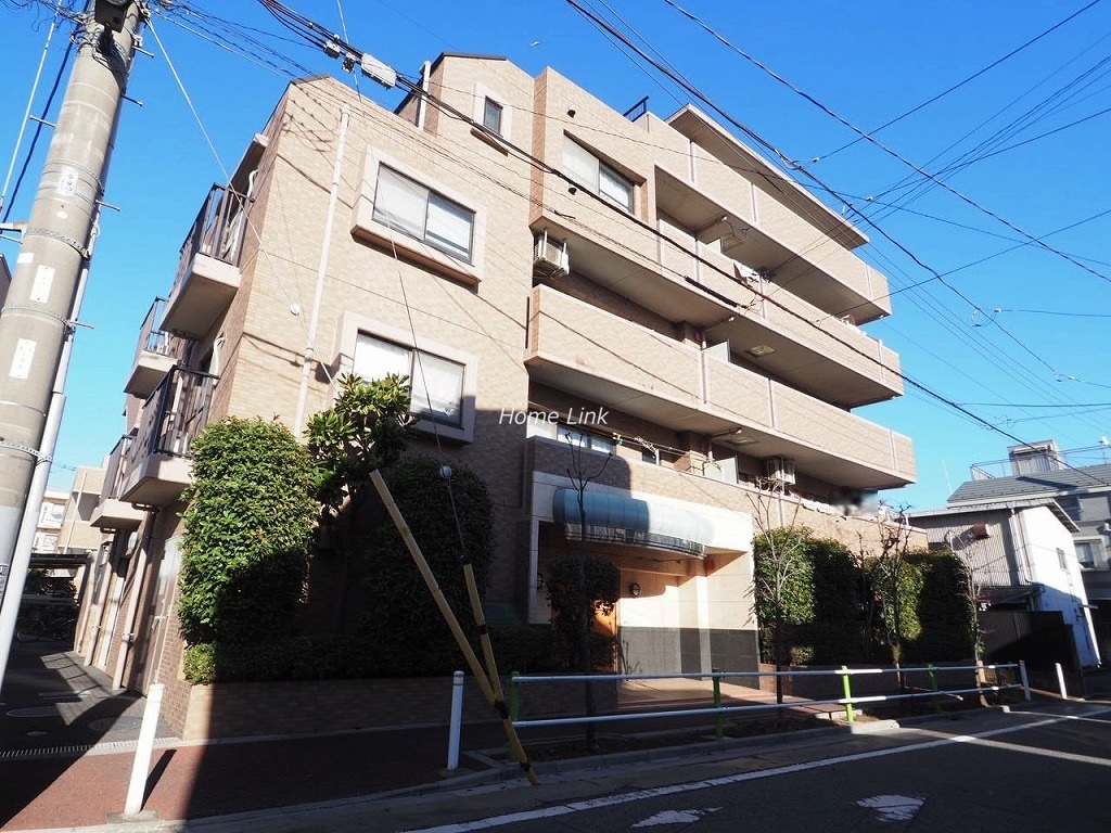 ライオンズマンション西高島平溝下公園壱番館　南西側からの外観