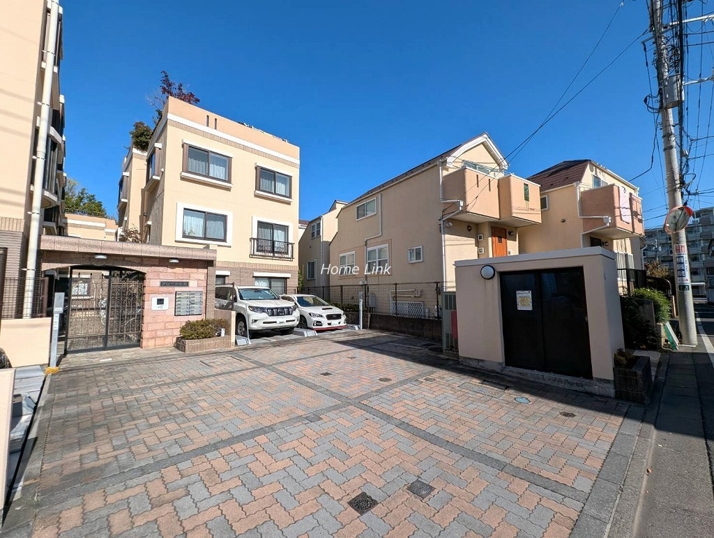 アリーナ赤塚 南側からの外観