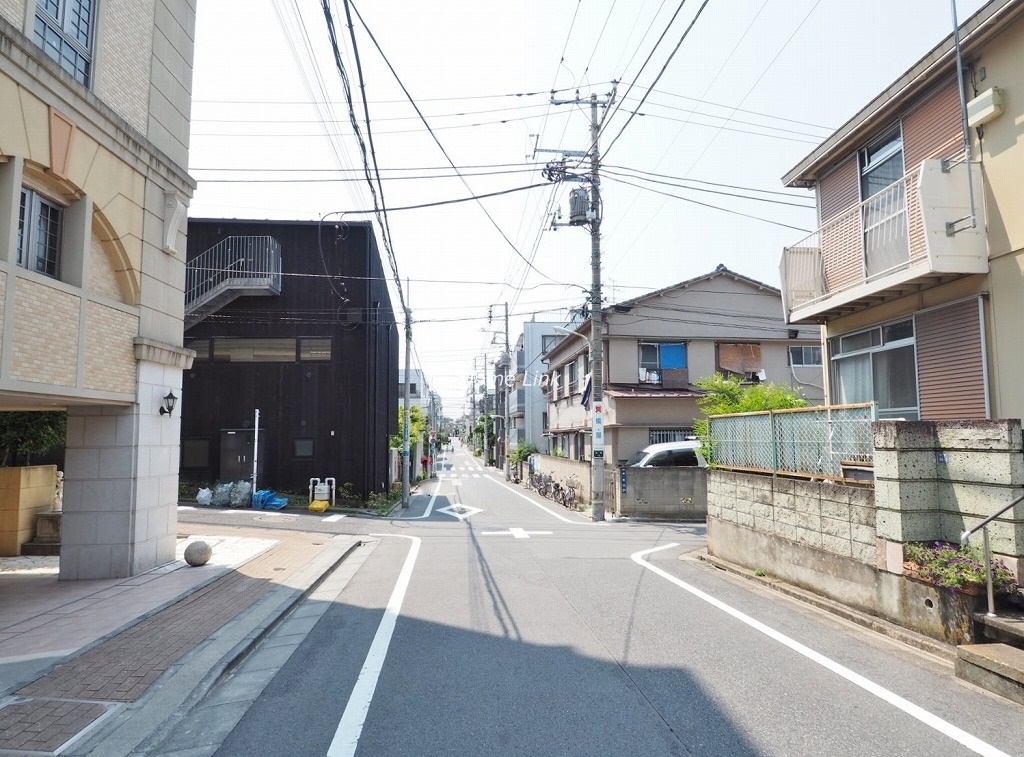 グランシティユーロパレス大山 北側 前面道路