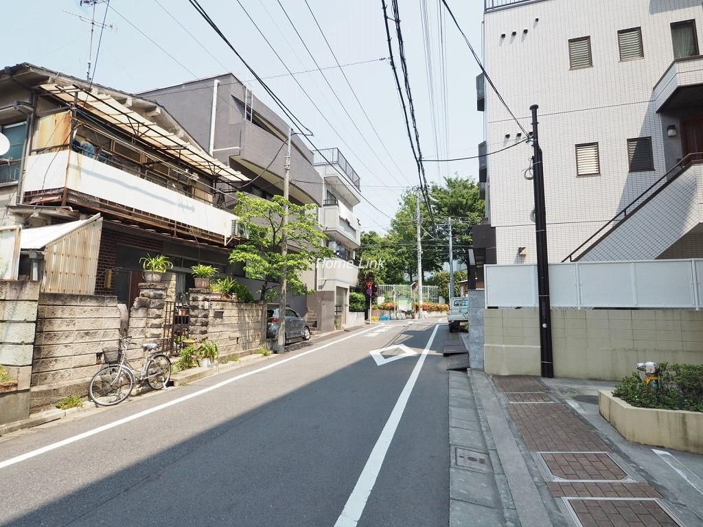 グランシティユーロパレス大山 北側 前面道路