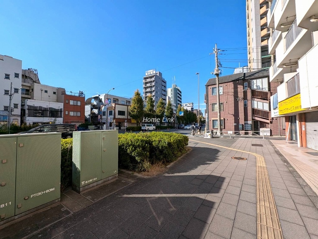 ライオンズマンション蓮沼 南西側 前面道路歩道