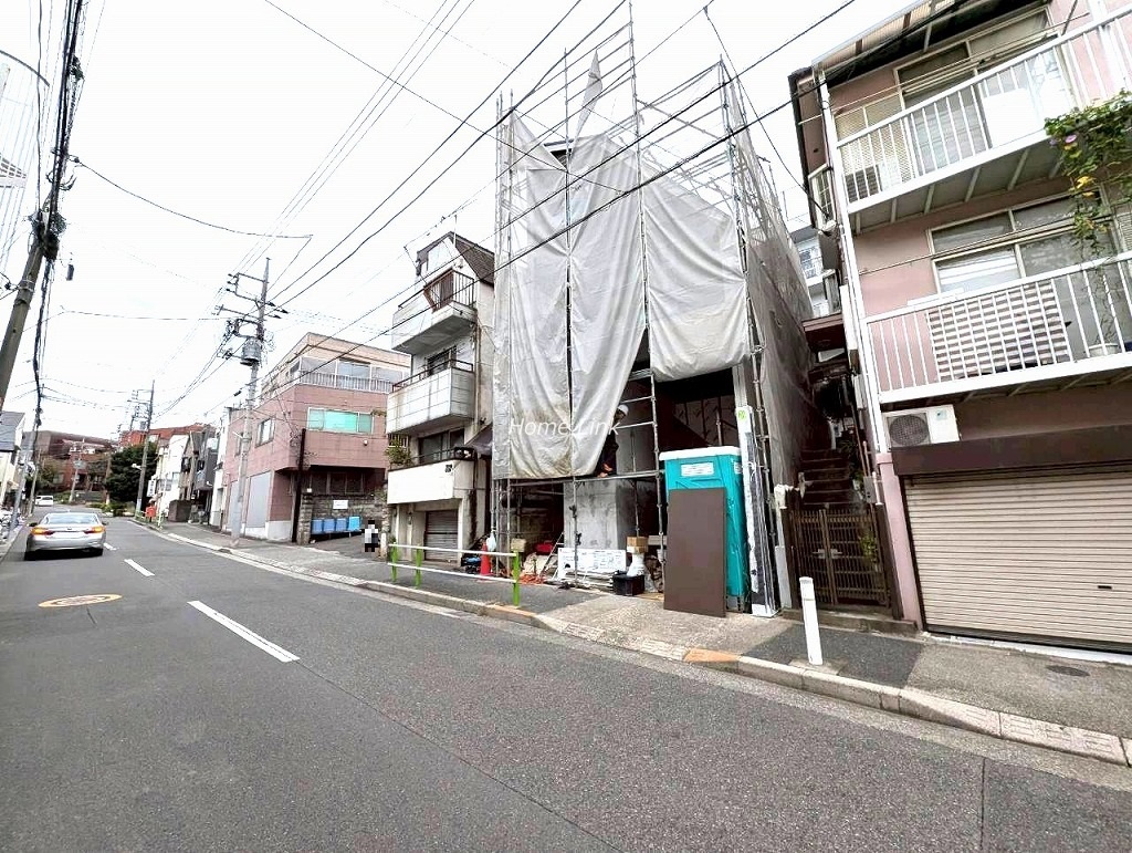 前野町5丁目 新築戸建 前面北東側 公道約8mに接道