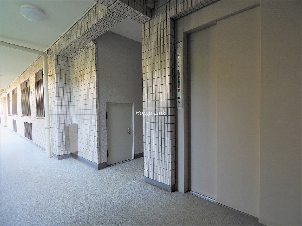 蓮根パーク・ホームズ　エレベーターホール