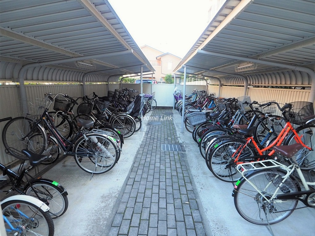 蓮根パーク・ホームズ　駐輪場