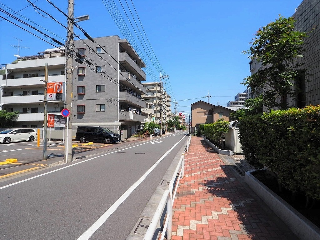 蓮根パーク・ホームズ　前面道路