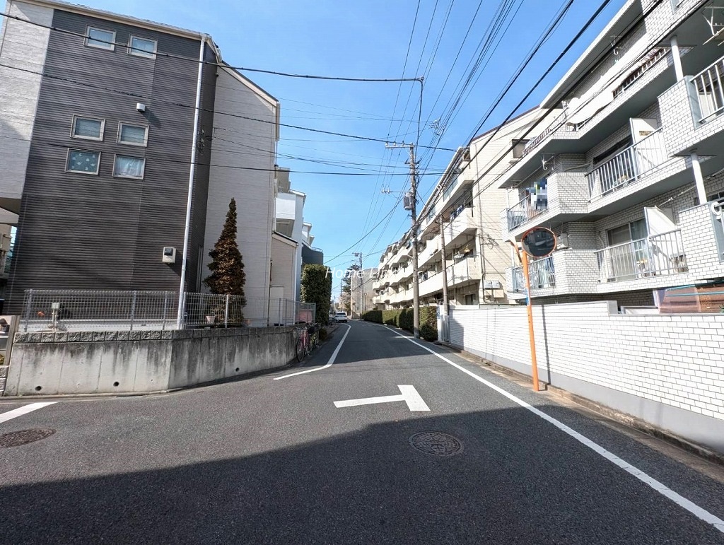 サンライフ見次公園　前面道路