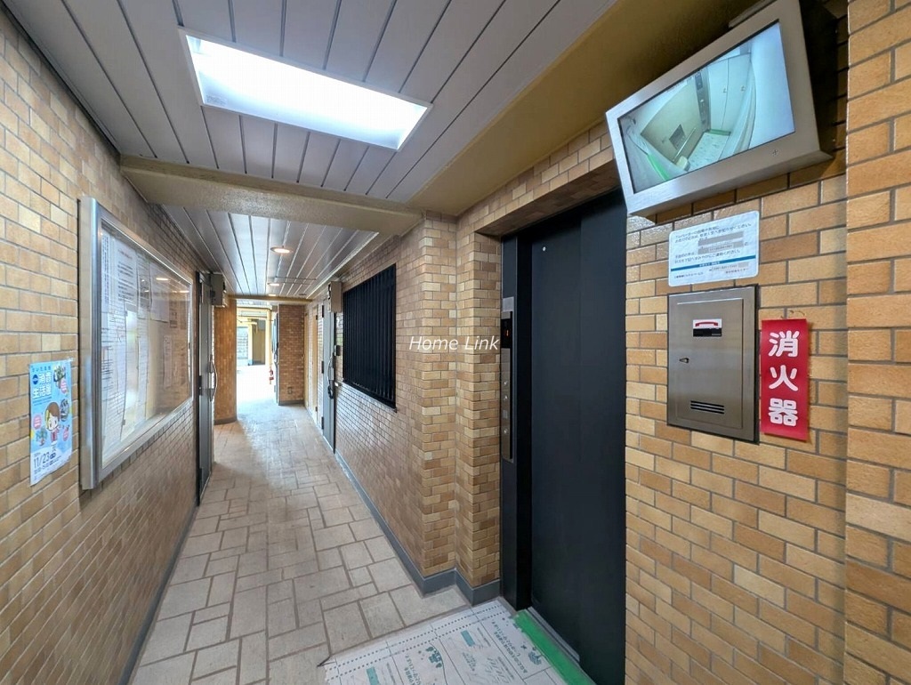 ライオンズマンション東浦和　エレベーターホール