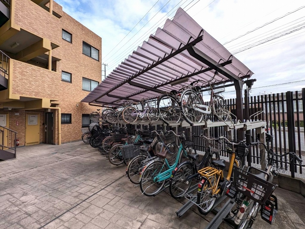 ライオンズマンション東浦和　駐輪場